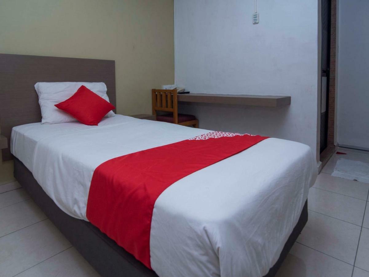 Oyo 434 Marbella Hotel Johor Bahru Exterior photo