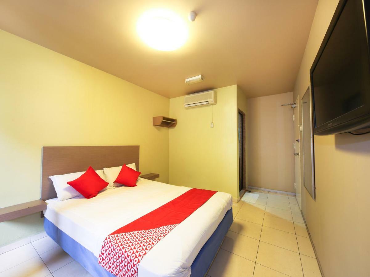 Oyo 434 Marbella Hotel Johor Bahru Exterior photo