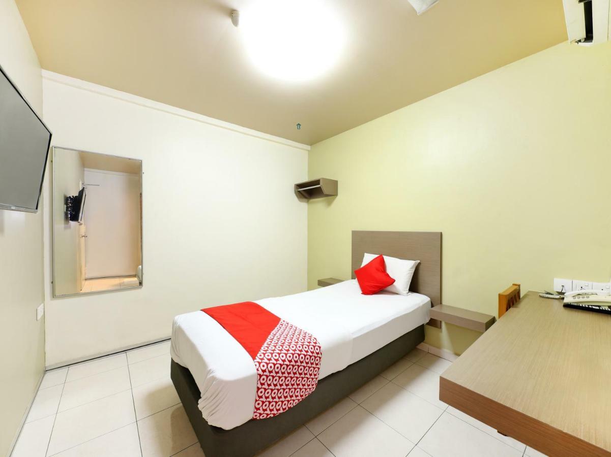 Oyo 434 Marbella Hotel Johor Bahru Exterior photo