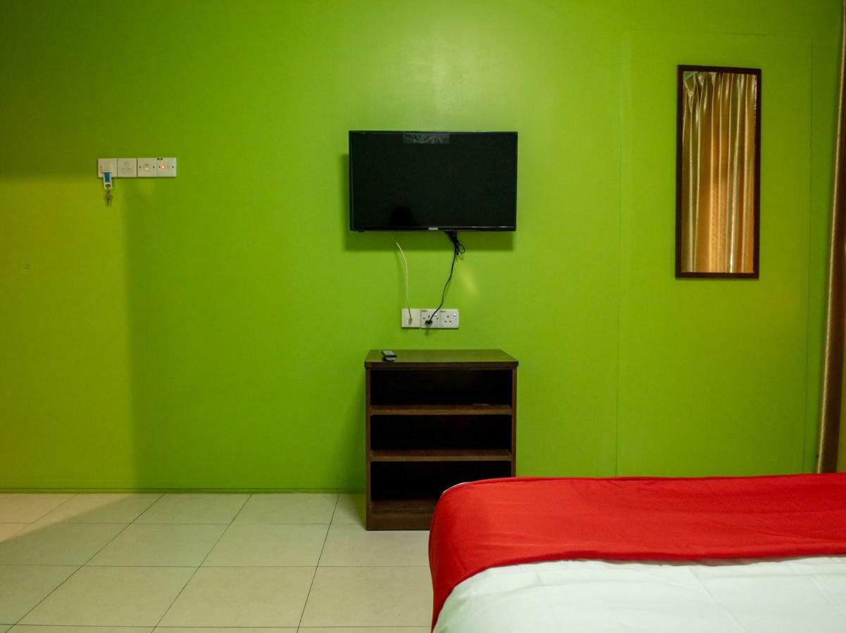 Oyo 434 Marbella Hotel Johor Bahru Exterior photo