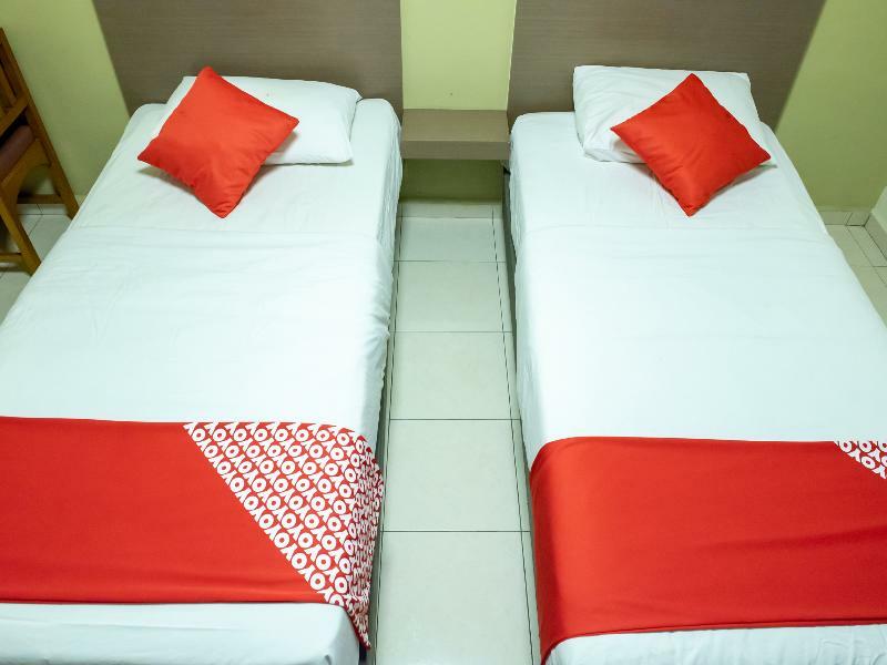 Oyo 434 Marbella Hotel Johor Bahru Exterior photo